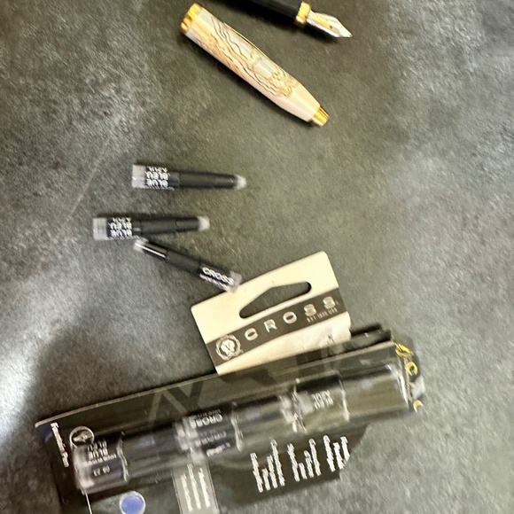 Cross luxury Fountain Pen - Picture 9 of 9